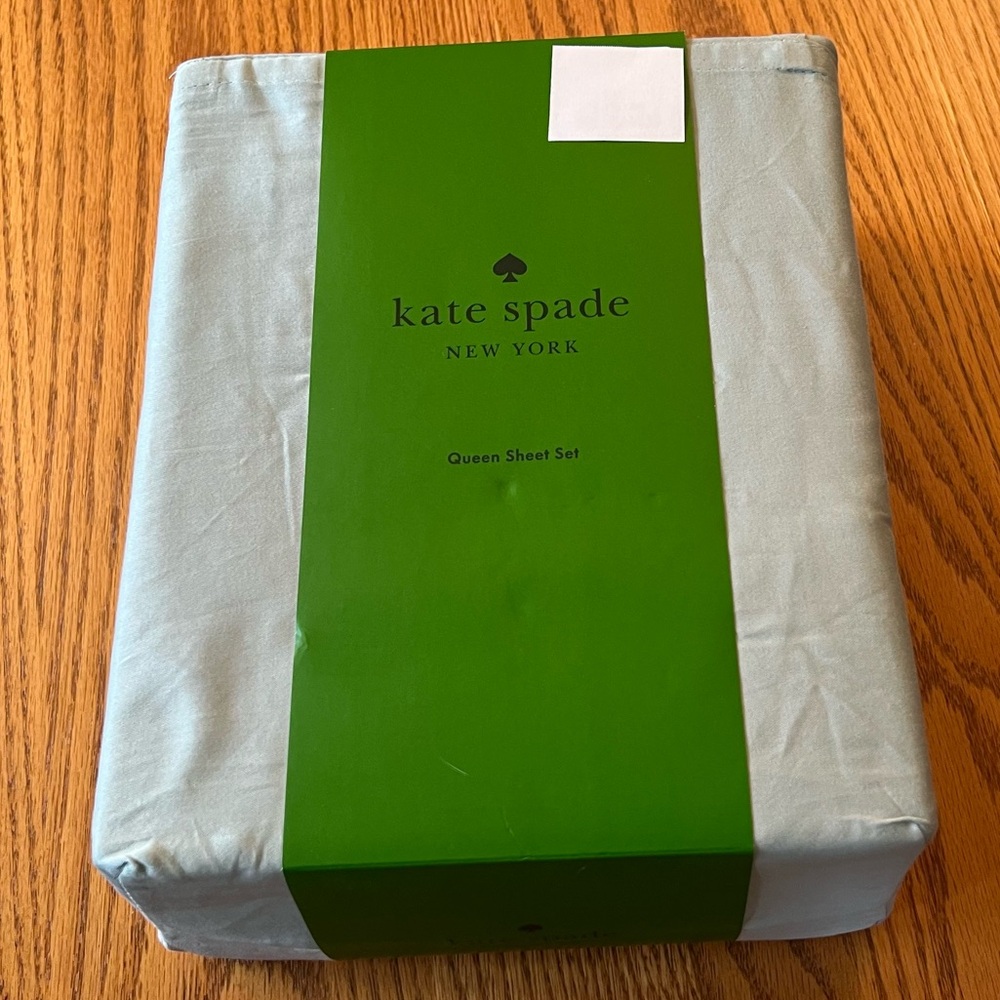 NIP Kate Spade Mint Green Queen Sheet Set